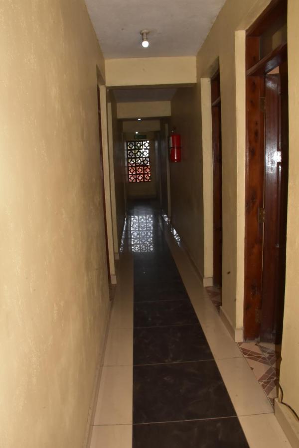 Viriko Boarding House Hotel Mombasa Exterior photo