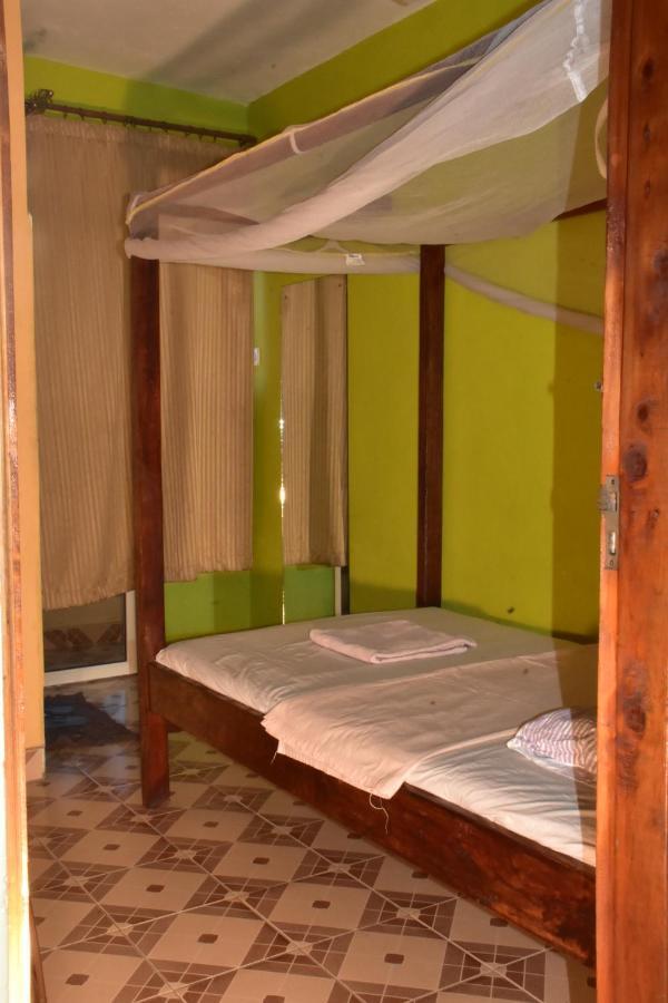 Viriko Boarding House Hotel Mombasa Exterior photo